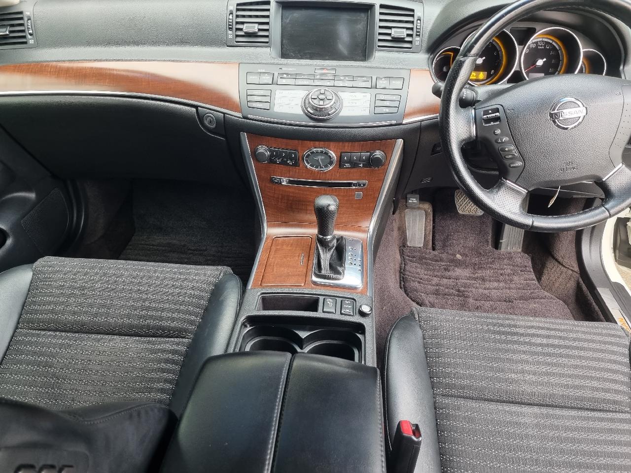 2004 Nissan Fuga