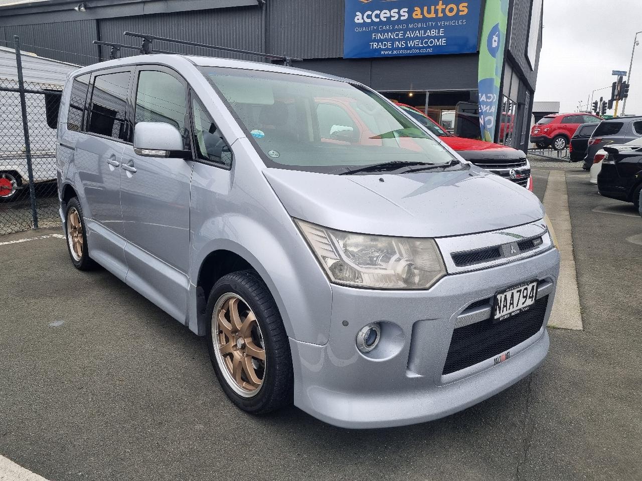 2007 Mitsubishi Delica