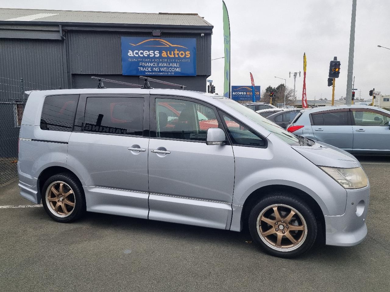 2007 Mitsubishi Delica