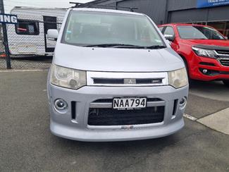 2007 Mitsubishi Delica - Thumbnail