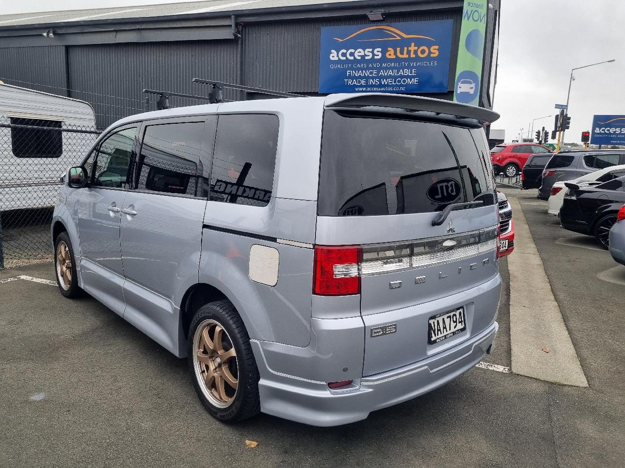 2007 Mitsubishi Delica