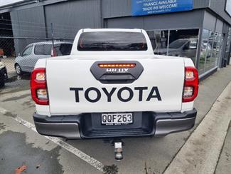 2022 Toyota Hilux - Thumbnail