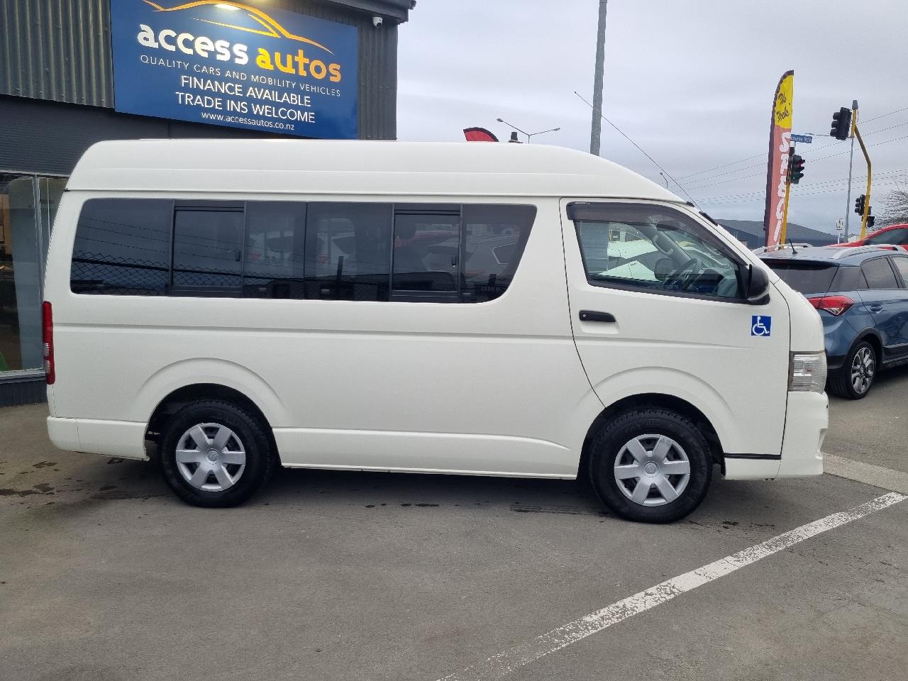 2010 Toyota Regius Hiace