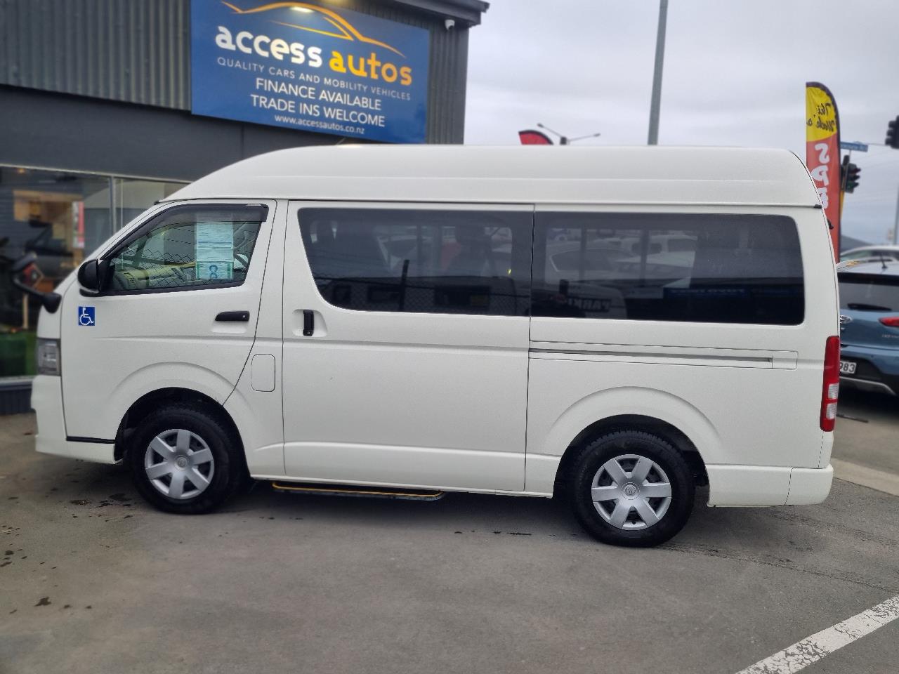 2010 Toyota Regius Hiace