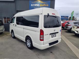 2010 Toyota Regius Hiace - Thumbnail